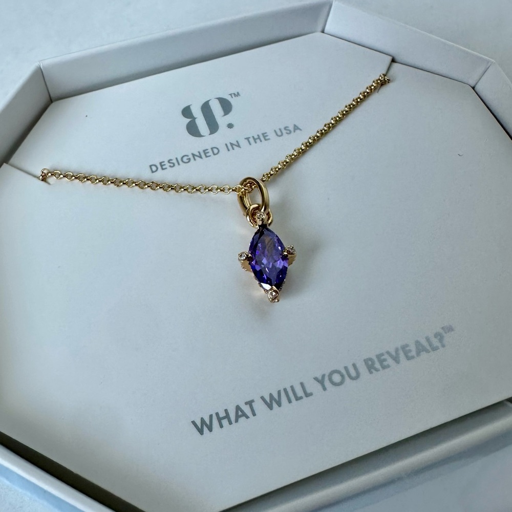 Bomb Party Necklace, Shades Of You